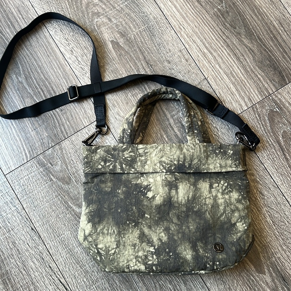 Lululemon On My Level Micro Bag